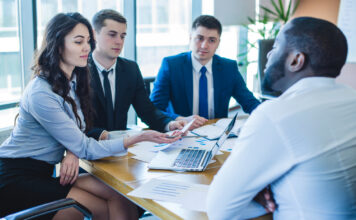 How to Evaluate a Lawyer’s Credentials Before Hiring Lawyer’s Credentials