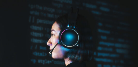 AI Based Call Center Solutions vs Traditional Call Centers: Which Provides Better Efficiency? AI Based Call Center Solutions