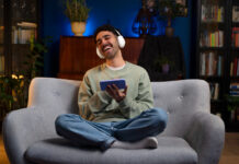 What’s Aiyifan? Smart Streaming Platform You Need In 2025 social commentary