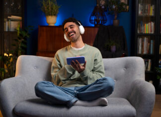 What’s Aiyifan? Smart Streaming Platform You Need In 2025 social commentary