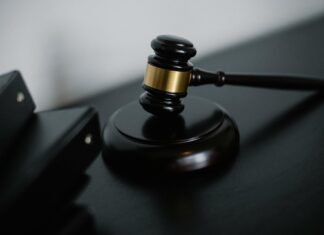 When Business Disputes Turn Legal: 8 Signs You Shouldn’t Ignore Business Disputes Turn Legal