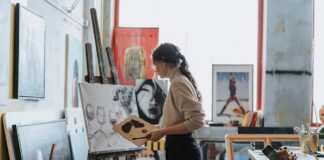 Exploring Career Paths That Blend Fine Arts and Education Career Paths That Blend Fine Arts and Education