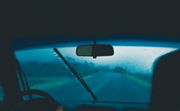 Emergency Windshield Replacement Services: Fast Mobile Response Options Emergency Windshield Replacement Services