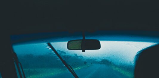 Emergency Windshield Replacement Services: Fast Mobile Response Options Emergency Windshield Replacement Services