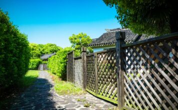 Which Fence Material Lasts the Longest? A Complete Comparison Fence Material