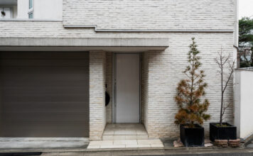 Enhancing Curb Appeal and Security with Modern Garage Door Solutions Garage Door