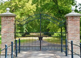 How To Choose The Right Material For Your Fence Or Gate Gate Repair