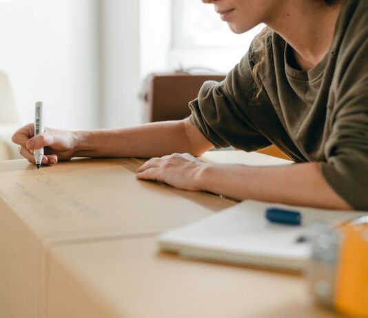 Moving Doesn’t Have To Be a Headache: Here’s How To Keep It Easy Start With a Clear Plan Before You Pack Anything