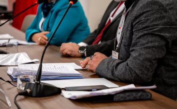 How To Network Effectively At Trade Shows And Industry Conferences Industry Conferences