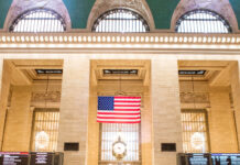 JPMorgan Chase Plans Marquee Downtown Branch as Two Locations Merge JPMorgan Chase