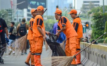 Janitor And A Cleaner: How To Tell Them Apart Janitor And A Cleaner