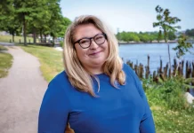 Kelly Bates Calls On Supporters To Respond Peacefully Regarding NBC 10 Kelly Bates