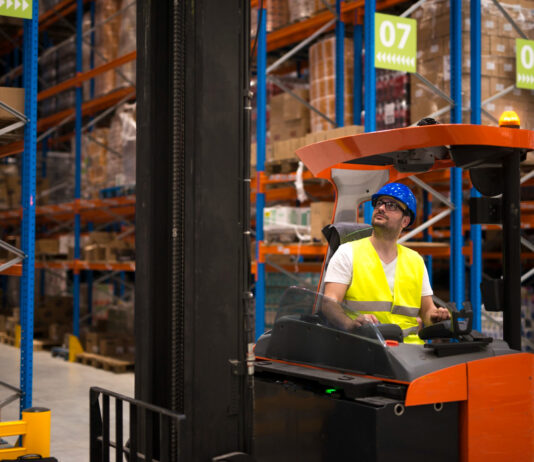 7 Ways Modern Lift Equipment Streamlines Your Warehouse Lift Equipment