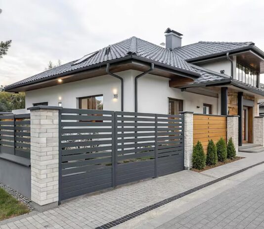 Modern Fencing Trends: Blending Aesthetics and Functionality in North Texas Modern Fencing