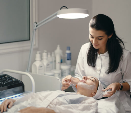 Safe and Smart Approaches To Non-Surgical Cosmetic Treatments Non-Surgical Cosmetic Treatments