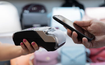 Why Switching to a Portable EFTPOS Machine Can Improve Customer Experience Portable EFTPOS Machine 1