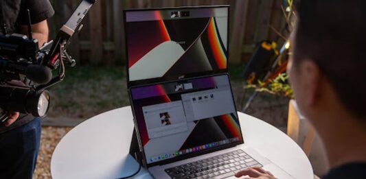 The Role of Portable Monitors in Hybrid Work Models Portable Monitors