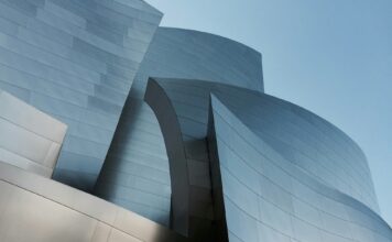 From Drone Scan to Digital Twin: Preserving Historic Architecture Through High-Fidelity 3D Visualization Preserving Historic Architecture