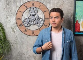 Knowing When It’s Time to Move: Recognizing the Signs and Embracing Change Recognizing