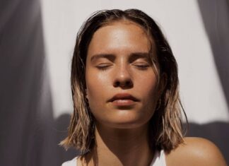 Bian Stone Gua Sha Techniques for a Relaxing Massage Relaxing Massage