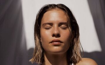 Bian Stone Gua Sha Techniques for a Relaxing Massage Relaxing Massage