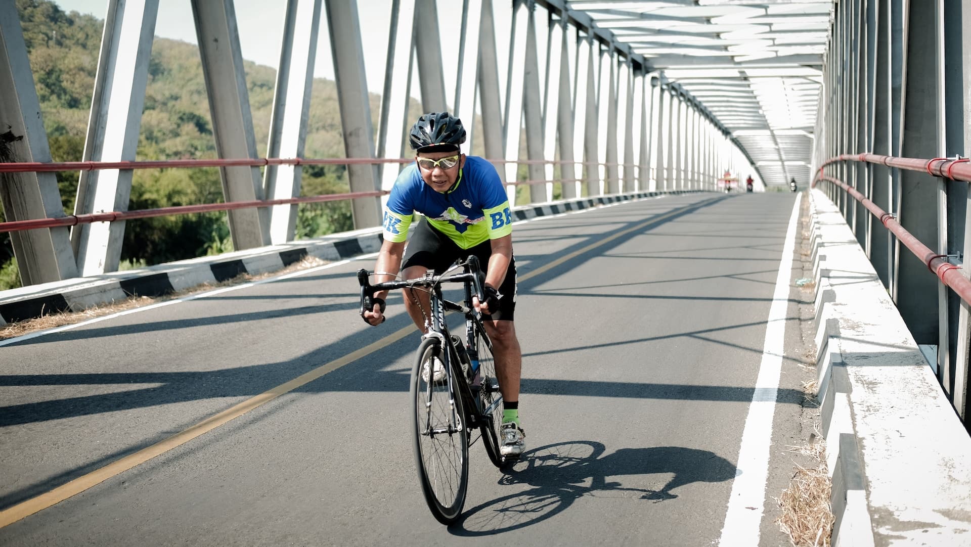 How to Score Affordable Used Road Bikes Online