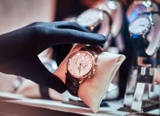 Choosing the Perfect Watch: Rolex Oyster vs. Tag Heuer Aquaracer Rolex Oyster vs. Tag Heuer Aquaracer