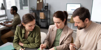 A Comprehensive Guide To Building a Sustainable, Self-Funded Startup Business Self-Funded Startup Business