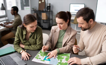 A Comprehensive Guide To Building a Sustainable, Self-Funded Startup Business Self-Funded Startup Business