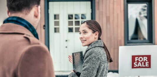 How to Make Informed Decisions When Selling Your House Selling Your House