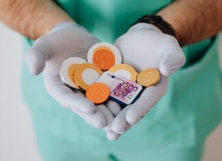 Emerging Strategies for Smart Healthcare Investments in a Dynamic Market Smart Healthcare Investments