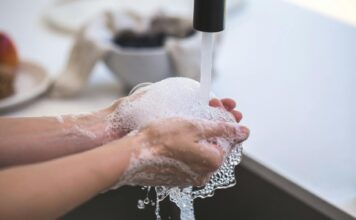 Surface disinfectant wipes in modern environments: why convenient hygiene solutions matter for public health and business safety Surface disinfectant wipes