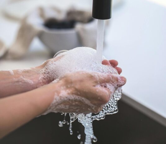 Surface disinfectant wipes in modern environments: why convenient hygiene solutions matter for public health and business safety Surface disinfectant wipes