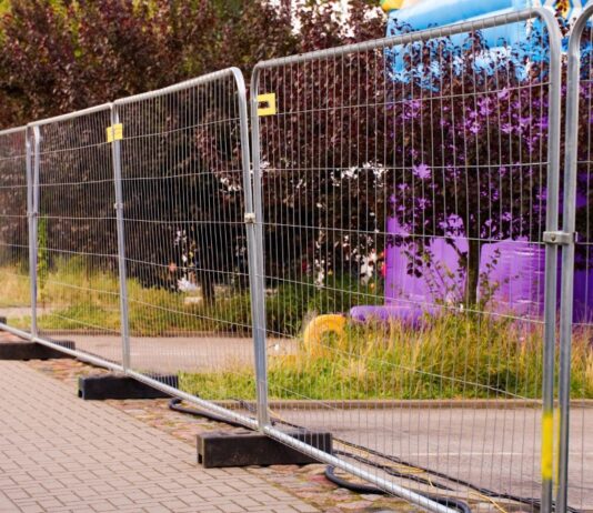 Temporary Fencing for Events: How It Saves Time, Money, and Stress Temporary Fencing for Events
