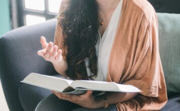 The Essential Benefits of Speaking With an Online Therapist Online Therapist