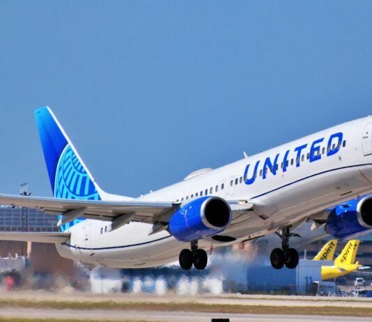 Emergency Diversion of United Airlines Flight UA770 Airlines Flight UA770