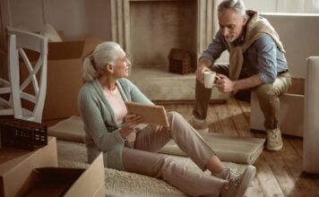 Stress-Free Senior Move: Your Guide To A Comfortable New Beginning senior citizen