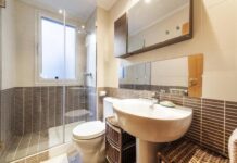 4 Renter-Friendly Ways to Refresh Your Apartment Bathroom Apartment Bathroom