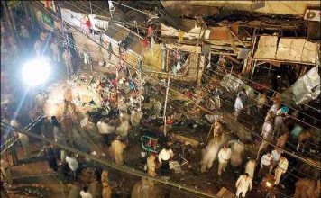Three powerful blasts killed many people in New Delhi