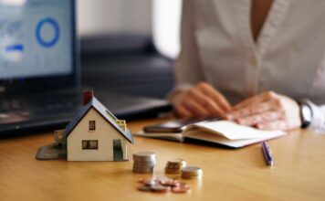 The Role of Real Estate Experts in the Luxury Property Market Real Estate Experts