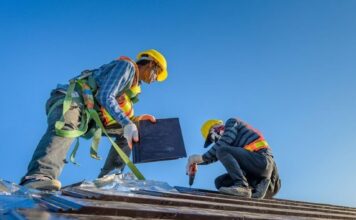 What Is the Real Difference Between Metal Roofs and Shingles? Metal Roofs