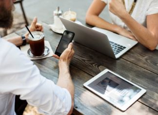 4 Reasons Your Business Needs an App 4 Reasons Your Business Needs an App
