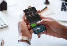 Choosing Between an Exchange Traded Fund and a Mutual Fund Choosing Between an Exchange Traded Fund and a Mutual Fund