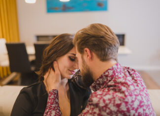 How Emotionally Unavailable High-end Professionals Mask Disconnection Through Structured Romance signs of emotional