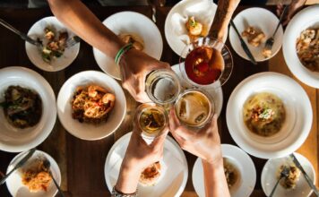 Role Of Catering In Hong Kong’s Corporate Culture Toast Dinner