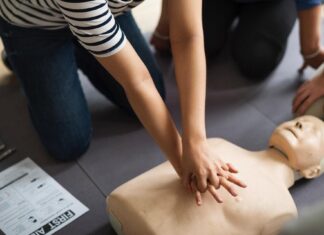 Understanding the Importance of BLS vs CPR in Healthcare Healthcare
